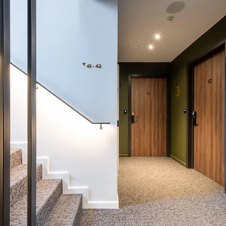 One Two Four - & Hotel 4*