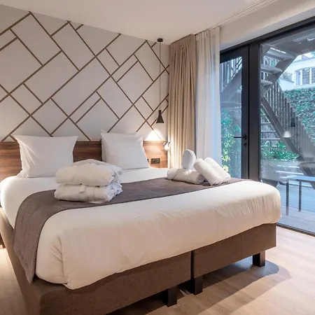 One Two Four - & 4* Gandawa