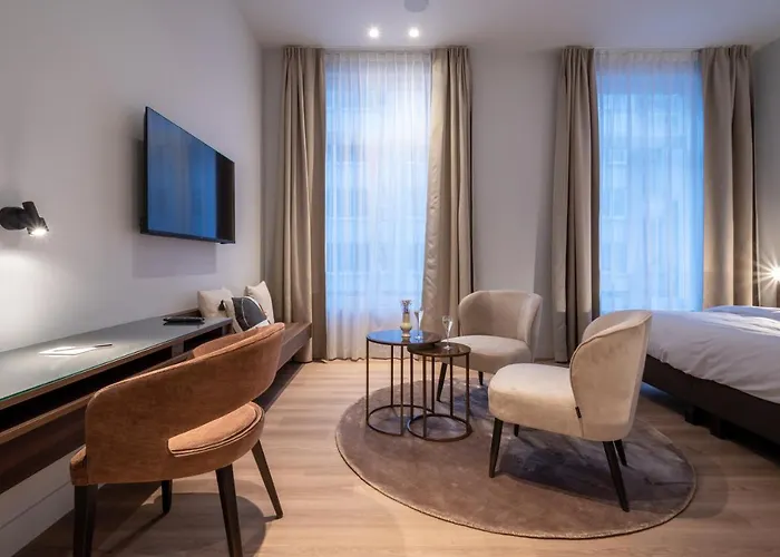 One Two Four - & Hotel