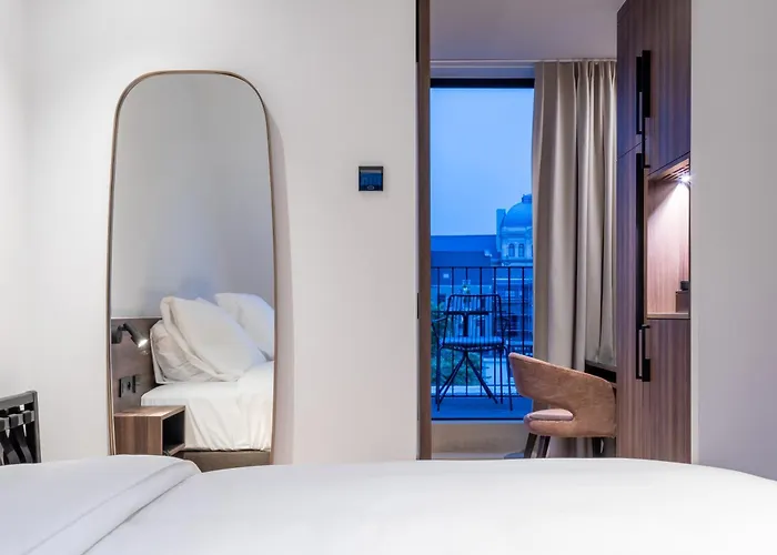 Hotel One Two Four - & 4*