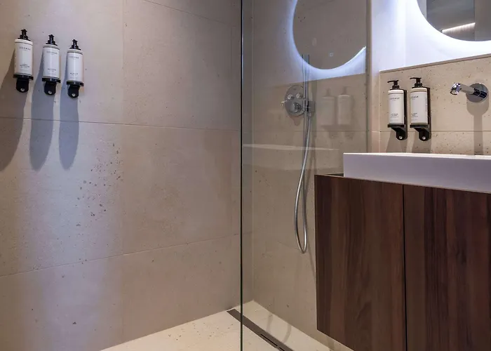 One Two Four - & 4* Ghent