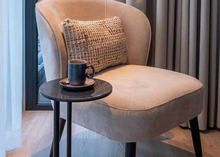 One Two Four - & Hotel 4*