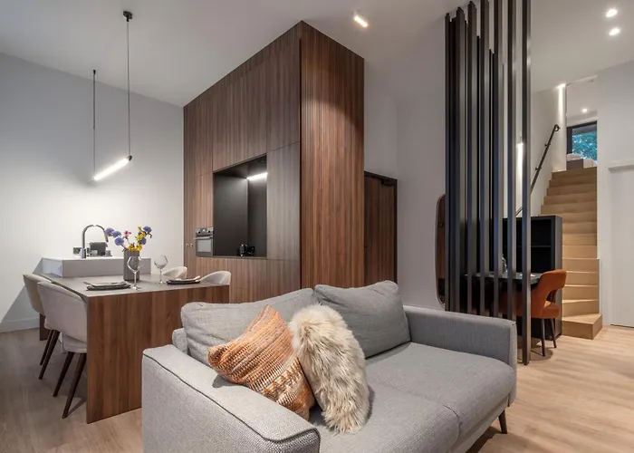 One Two Four - & Hotel 4*