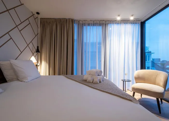 Hotel One Two Four - & 4*