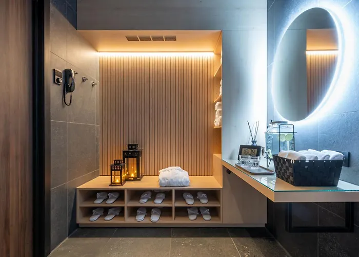 One Two Four - & 4* Ghent