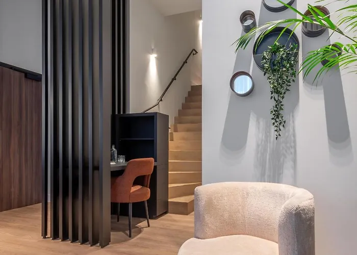 Hotel One Two Four - & 4*