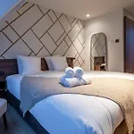 One Two Four - & Hotel 4*