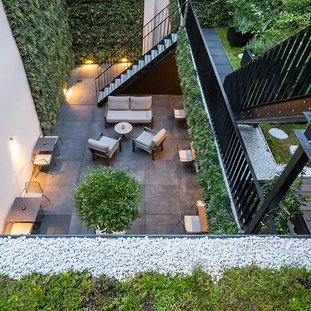 Hotell One Two Four - & 4*