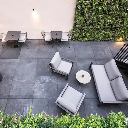 Hotell One Two Four - &