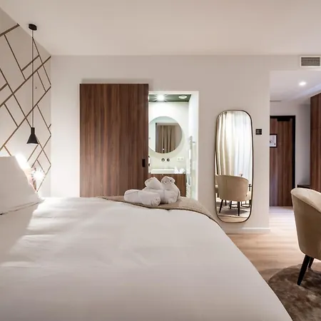 Hotell One Two Four - & 4*