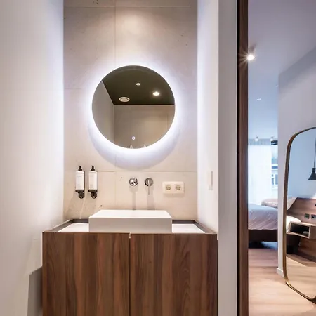 One Two Four - & Hotell Gent