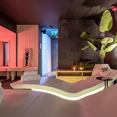 Hotel One Two Four - &