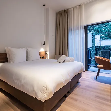 Hotel One Two Four - & 4*