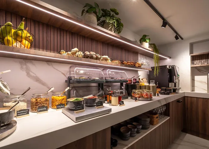 One Two Four - & 4* Ghent