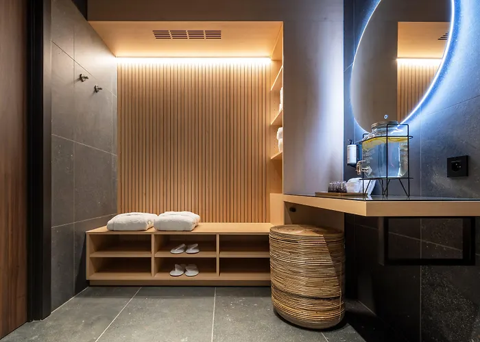 Hotel One Two Four - &