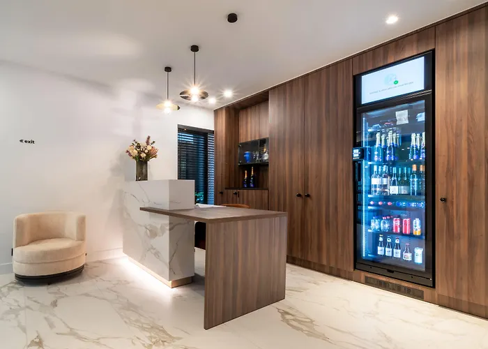 One Two Four - & 4* Ghent