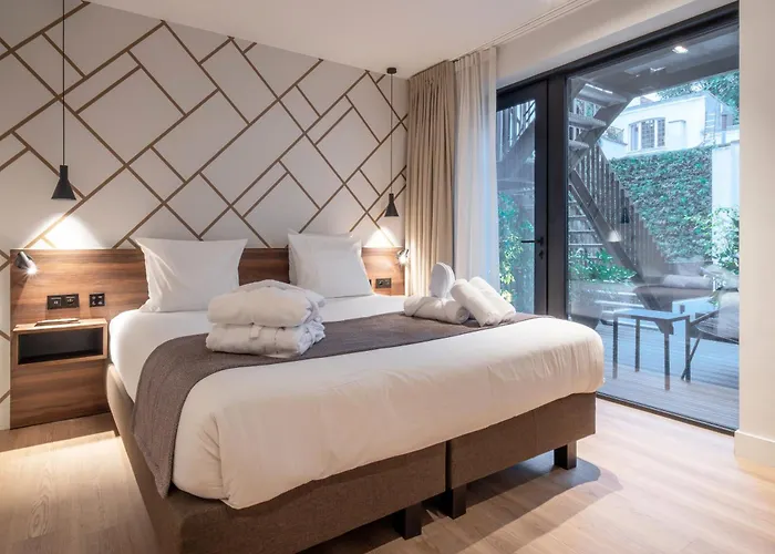 One Two Four - & 4* Ghent