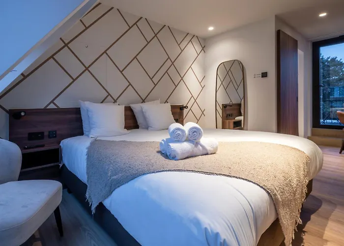 One Two Four - & Hotel 4*