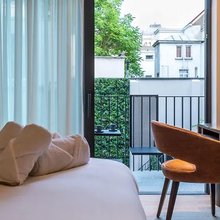 One Two Four - & Hotel