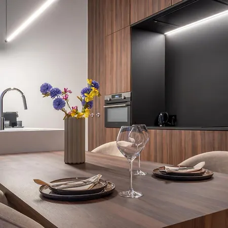 One Two Four - & 4* Gand